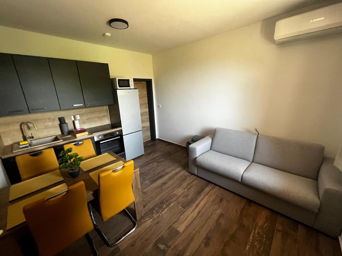 Active Chillax Oasis Apartments Ankaran Eksteriør billede